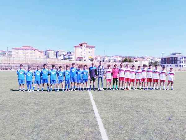Yapıtur Yozgatspor Futbol Okulu ile Akdağmadenigücü Spor Kulübü hazırlık maçı yaptı