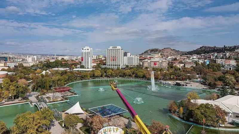 Ankara'nın Kalbinde Tarihi ve Modern Bir Soluk: Gençlik Parkı