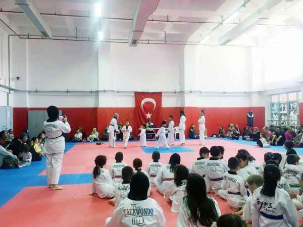 Yozgat Gençlik ve Spor İl Müdürlüğü bünyesinde bulunan Tekvando Spor Kulübü kuşak sınavı yaptı