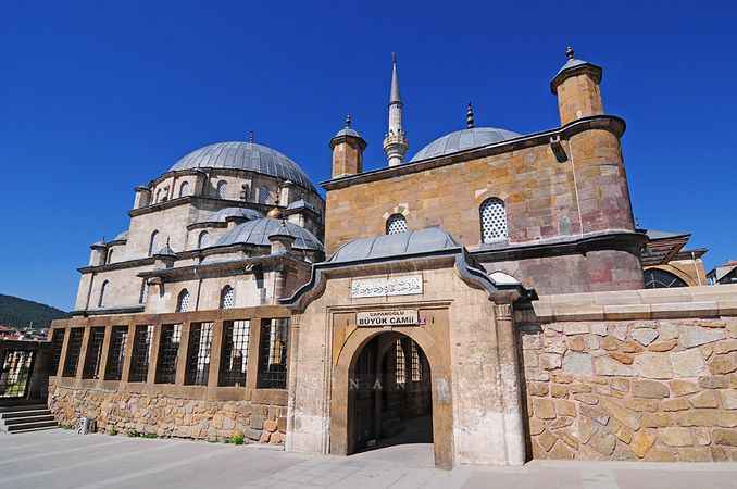 Yozgat ve ilçeleri Namaz Vakitleri 19 Eylül Salı! Ezan kaçta okunuyor, vakitler kaç rekat kılınıyor?
