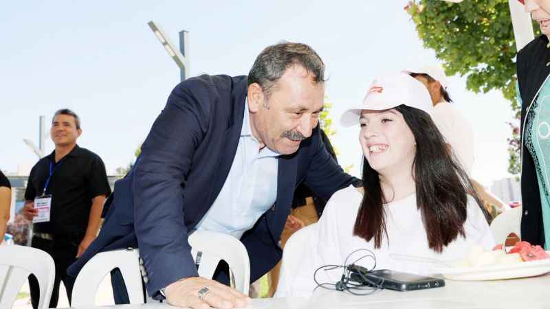 Etimesgut Belediyesi engelli ve ailelerini yaza veda pikniğinde bir araya getirdi