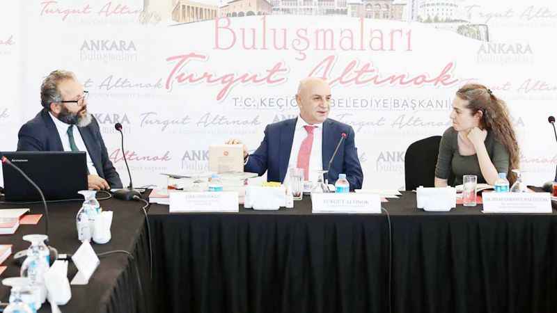 Kent Araştırmaları Enstitüsü Genel Direktörü Emir Osmanoğlu, Çalışma Programları Koordinatörü Dr. Pınar Çobanyılmaz, kentlerin nasıl sorunsuz olacağını açıkladı