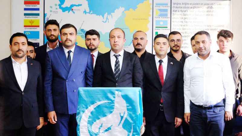 Yozgat'ta bir ilçede başkan değişti. Törende konuşan Mustafa Yıldız,"11 aydır onurla taşıdım" dedi