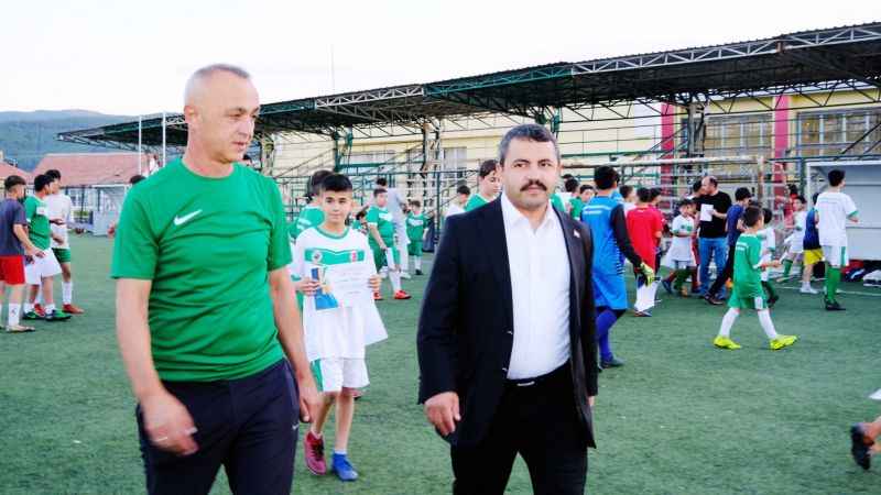 Akdağmadeni Belediyesi’nin "Yaz Futbol Okulu" Büyük Bir İlgi İle Tamamlandı