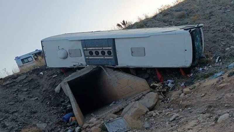 Erzurum-Horasan güzergahında otobüs kazası: 3 ölü, 22 yaralı.