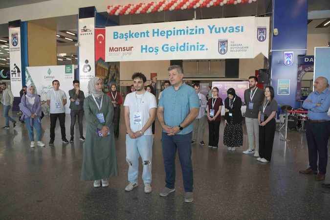 Ankara'da Yeni Üniversite Öğrencilerine Sıcak Karşılama