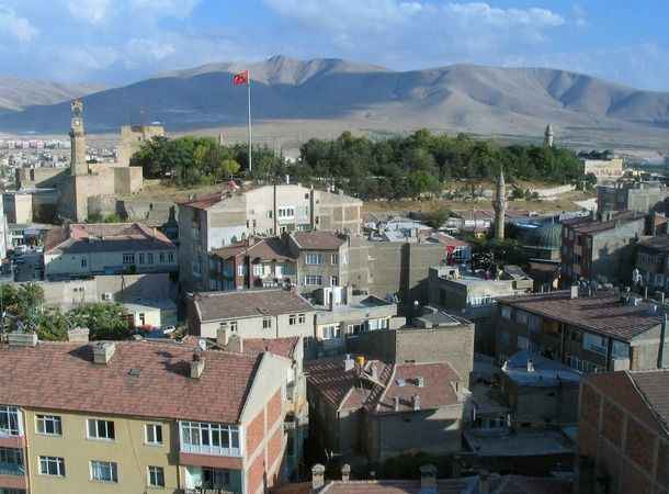 Yapay Zeka Türkiye'nin Şehir İsimlerini Yeniden Yazdı: Niğde Artık "Anayurt"!