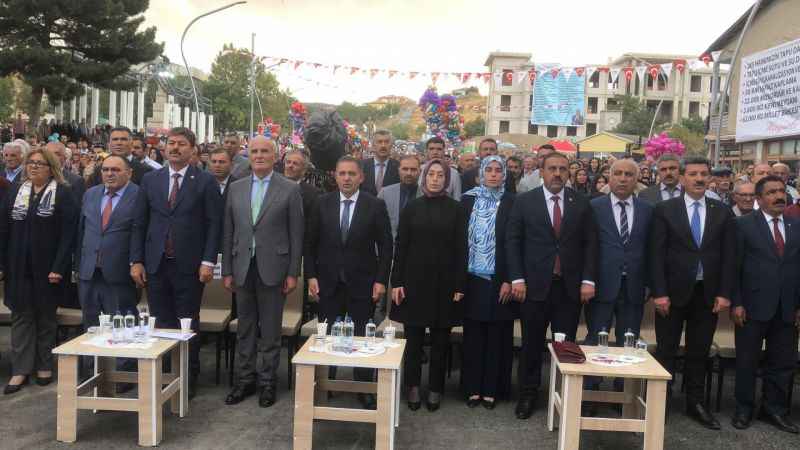 Çiçekdağı ilçesinin Bulgur Festivalinde vatandaşlar konsere doydu