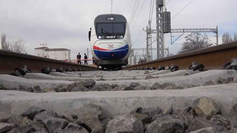 Vatandaş Hızlı Tren Zamlarına Akıllıca Bir Çözüm Buldu: Yozgat Fiyatına Ankara ve Sivas Seyahati