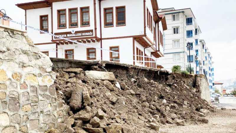 Yozgat'ta Facianın Eşiğinden Dönüldü: Yozgat'ta Şiddetli Sağanak Yağış Etkisini Sürdürüyor