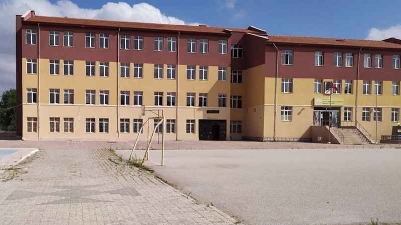 Çorum’un Alaca İlçesindeki Öğrenciler İçin Çözüm Arayışları: Sınıf Yetersizliği Çorum'a Yönlendirdi
