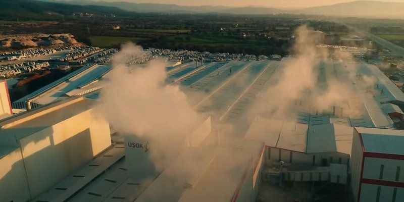 Türkiye'nin Dev Seramik Fabrikası Yatırımları Durduruyor: İşte Detaylar