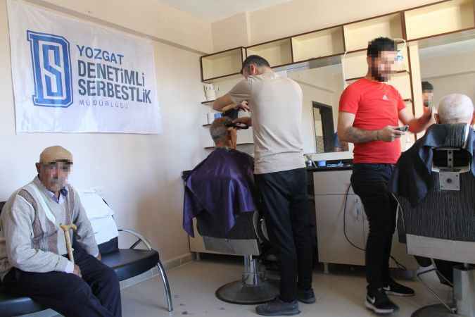 Yozgat’ta hükümlüler Huzurevi sakinlerinin kişisel bakımlarını yaptı