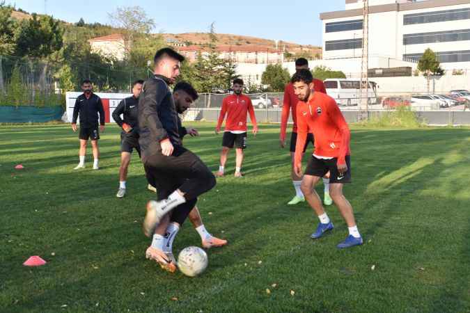 Yozgat Belediyesi Bozokspor Teknik Direktörü Can Güven: Futbol seyirci ile güzeldir