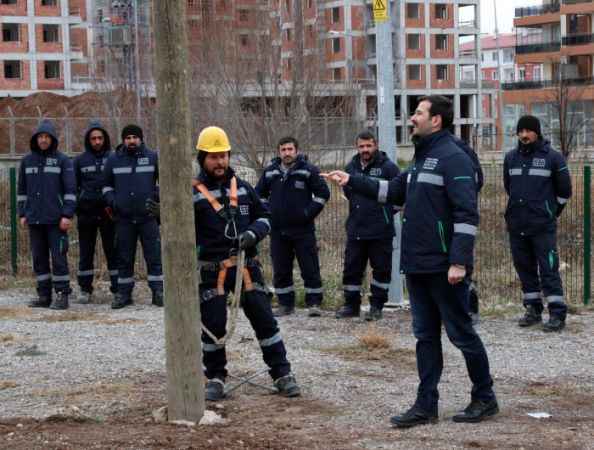 Komando değil, ÇEDAŞ çalışanları!