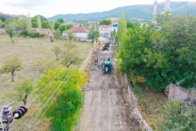Yozgat'ın Akdağmadeni İlçesi'nde ilçenin çehresini değiştirecek çalışmalar devam ediyor
