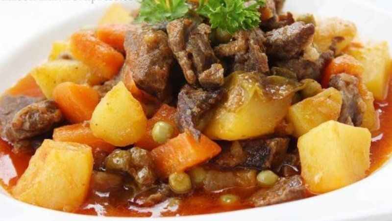 Et ile Sebzenin Muhteşem Uyumu Sonucu Ortaya Çıkan Olağan Üstü Lezzet “Orman Kebabı”