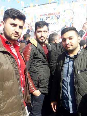 ÜNİVERSİTE GENÇLİĞİ MİTİNGDE BULUŞTU