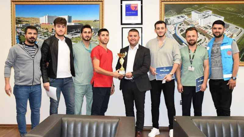 Yozgat Şehir Hastanesi Voleybol Takımından Anlamlı Başarı: Voleybol Müsabakalarında İkinci Oldu