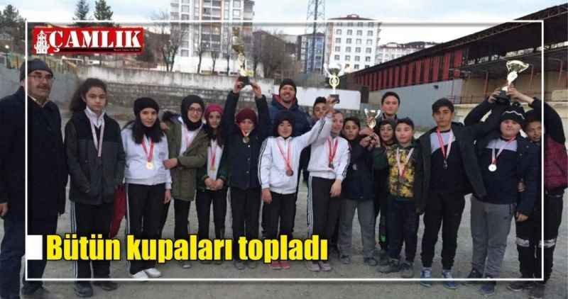 Bütün kupaları topladı
