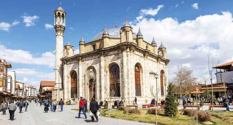 Konya'nın tarihi ve turistik yerleri nerelerdir?