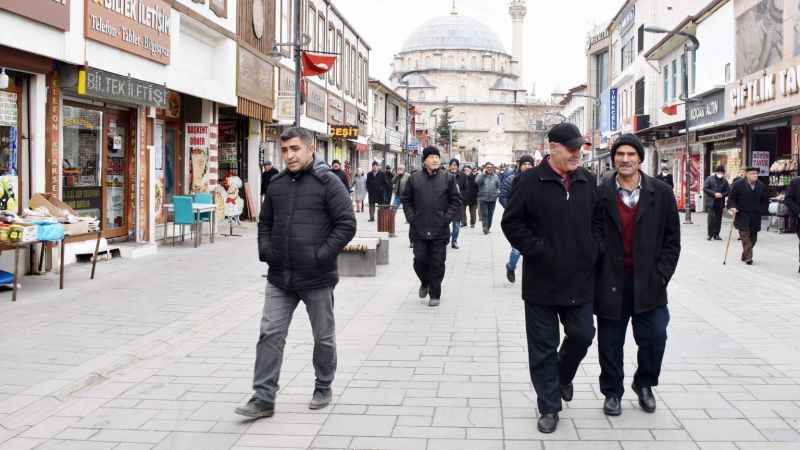 Yozgat Çamlık Medya, Halkın Dilinden "Yalandan rol yapan ve Pişmiş Buğdaya ne denir" Deyişinin Sırlarını Arıyor