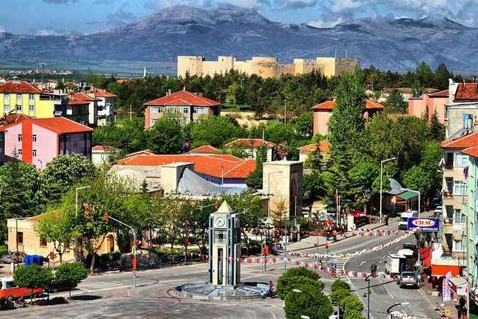 Karaman ve Konya Arasındaki Rekabet Türkiye'nin Gelişimine Katkı Sağlıyor