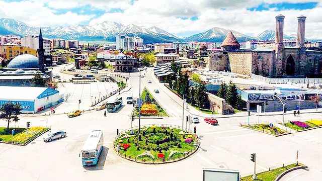 Erzurum'da En Çok Karslı Var