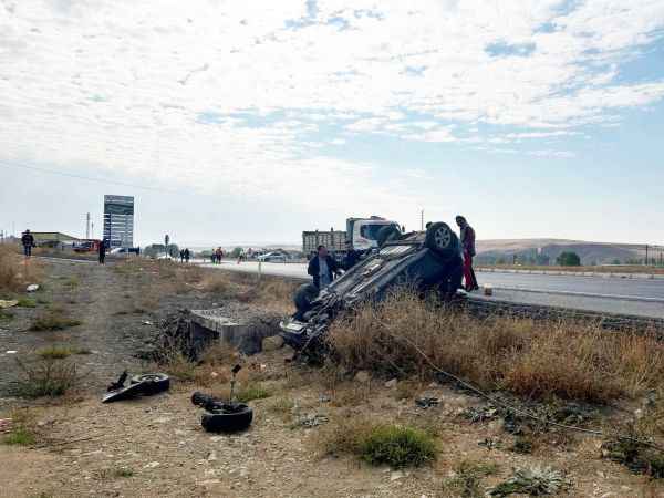 Yozgat son dakika! Facianın eşiğinden dönüldü. Yozgat'ta Trafik Kazası: 4 Kişi Yaralandı