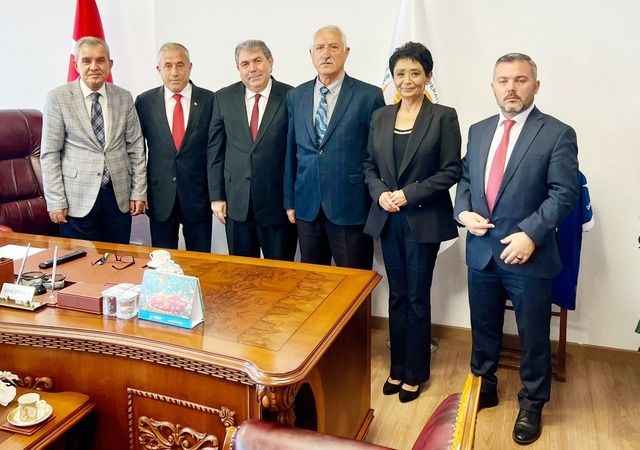Başkentte bir milyon nüfusları olan o hemşehriler bir birlerine güç veriyor! Sürpriz ziyaretin adresi bakın bu kez neresi oldu, makamda gündem ne oldu?
