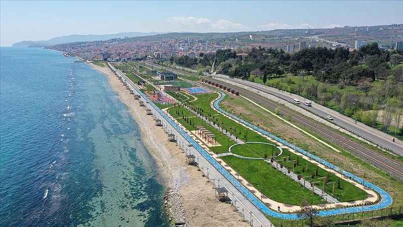 Osmanlı İmparatorluğu'nun izlerini taşıyan Tekirdağ ve Edirne'nin sıra dışı hikayesini keşfedin. İkiz şehirlerin tarihi ve ekonomik bağlarını öğrenin!