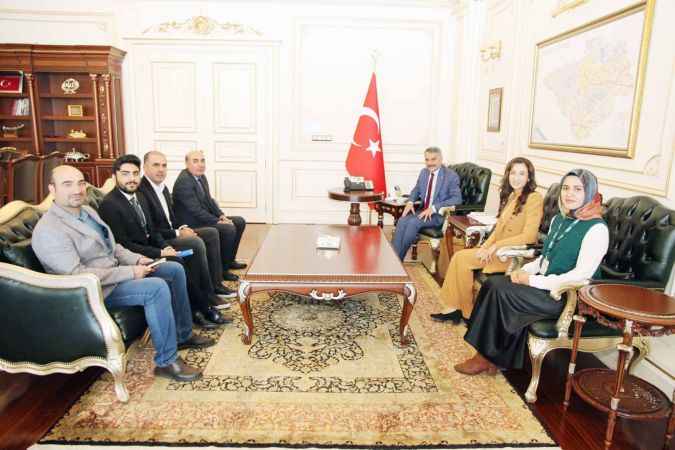 Yozgat Yeşilay Şubesi Yozgat Valisi Mehmet Ali Özkan’ı ziyaret etti Çalışmalar hakkında bilgi verdi