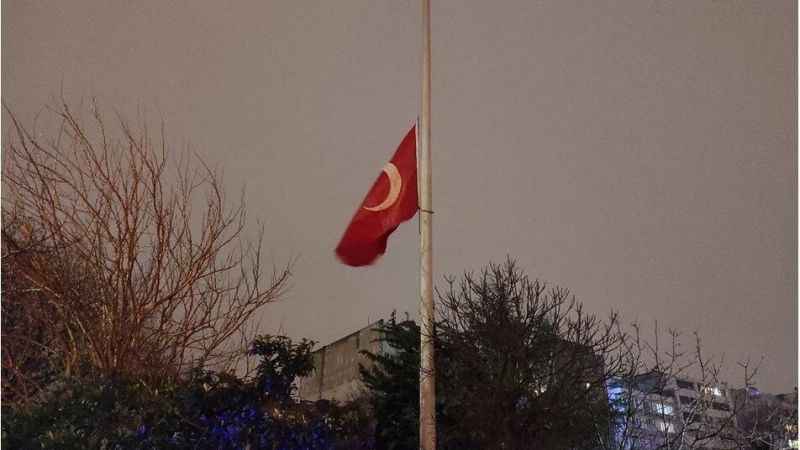 Ankara'da Bayraklar Üç Günlük Milli Yas Nedeniyle Yarıya İndirildi