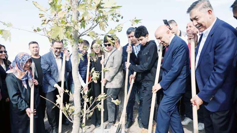 Cumhurbaşkanı Aday Adayı Yakup Türkal aldığı oy kadar ağaç dikilmesi istedi 3 bin 137 fidan Ankara Keçiören'de toprakla buluştu