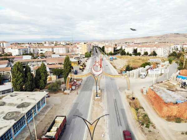 Yozgat ve Kırşehir! Bu iki şehri dağlar ovalar değil sadece bir yol ayırıyor! Attığınız iki adımla il değiştiriyorsunuz.