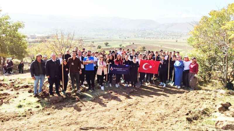 Geleceğe Nefes: Talas'ta 500 Fidan Toprakla Buluştu