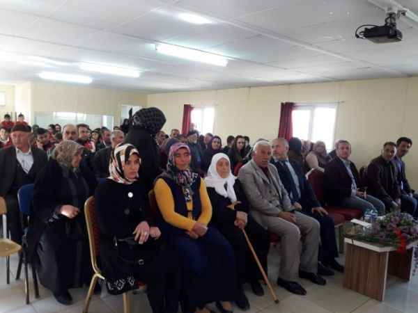 Öğrenciler şehit aileleri ve gazilerle buluştu
