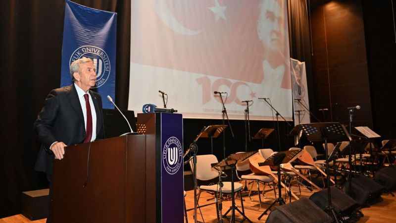 Ankara Büyükşehir Belediyesi'nin Desteklediği 'Cumhuriyet Erdemdir' Kitabı Tanıtıldı