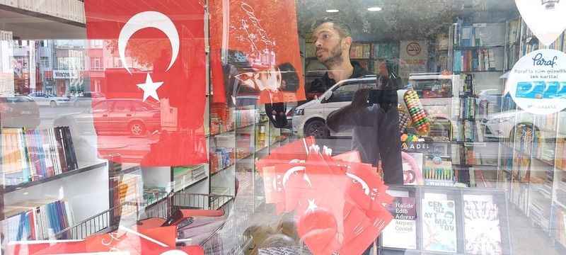 Depolarda bayrak yok kalmadı: Ankara'da Cumhuriyetin 100. Yılı Bayrak Satışlarını Rekor Seviyeye Taşıdı