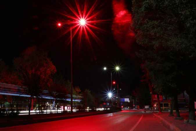 ÇEDAŞ, Cumhuriyetin 100. Yılında Türk Bayrağı Renkleriyle Aydınlatma Yaptı.