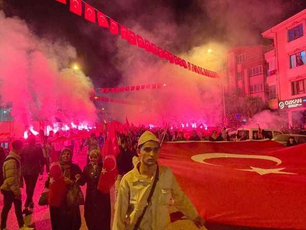 Pursaklar’da geceyi aydınlatan bayram kutlaması: Ankara'da coşkulu bayram