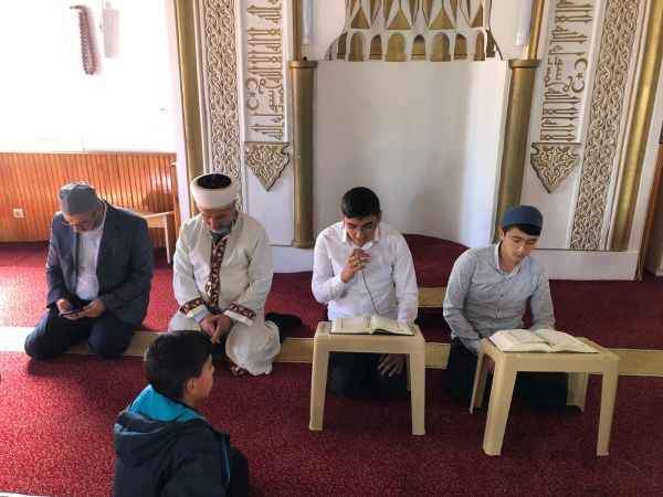 Sarıkaya'da cami içinde çok özel program