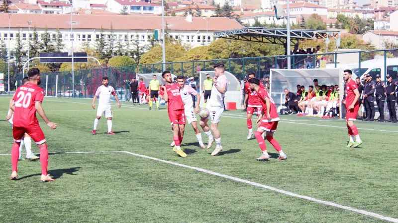 Yozgat Belediyesi Bozokspor, ligin üçüncü haftasında karşılaştığı Kangal Termikspor’u 1-0 mağlup etti