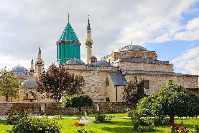 Konya'nın Kalbi Selçuklu: Şehrin En Kalabalık ve Canlı İlçesini Keşfedin!