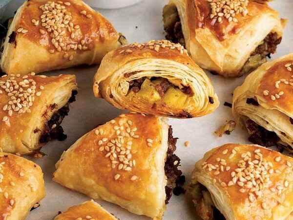 El Açması Gibi Unlu Sirkeli Börek Tarifi: Lezzet Sırları Burada!