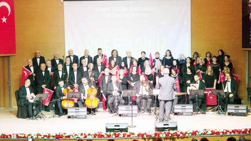 Türk Sanat Müziği’nin yaşayan efsanesi Vedat Kaptan Yurdakul’un şefliğinde konser verdi