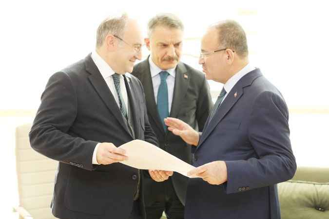 Üniversite ve Meclis El Ele: Bekir Bozdağ’dan Bozok Üniversitesi'ne Destek Ziyareti