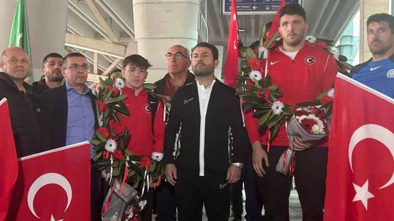 Milli Güreşçi Rıza Kayaalp'in İzninde: Muhammet Hamza Bakır U23 Dünya Güreş Şampiyonası'nda Altın Madalya Kazandı