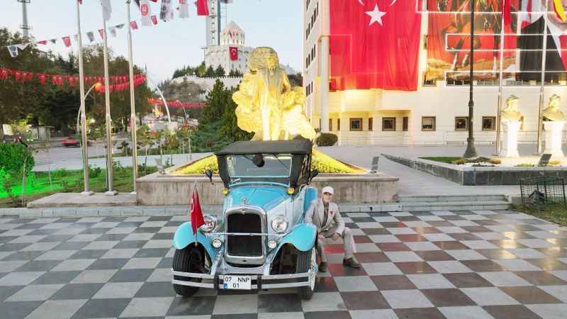 Mustafa Kemal Atatürk’ün Kullandığı Arabayı Görenler Bakmaya Doyamıyor: İşte Markası ve Modeli!