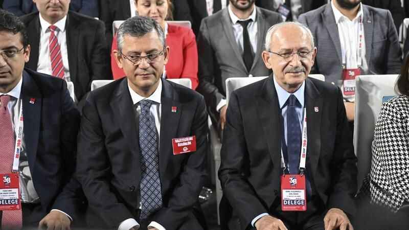 Özgür Özel, CHP Genel Başkanlığını Kazandı: Partide Yeni Dönem Başlıyor